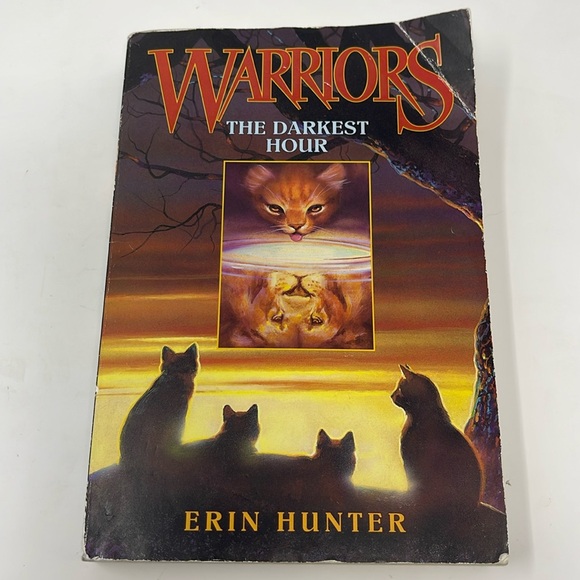 3/$15 WARRIORS: The Darkest Hour. Book 6. - Picture 1 of 5